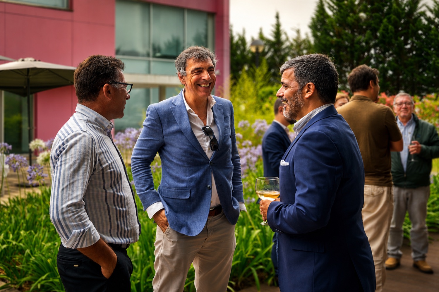 Momento de networking no evento RAD no Edifício Orange