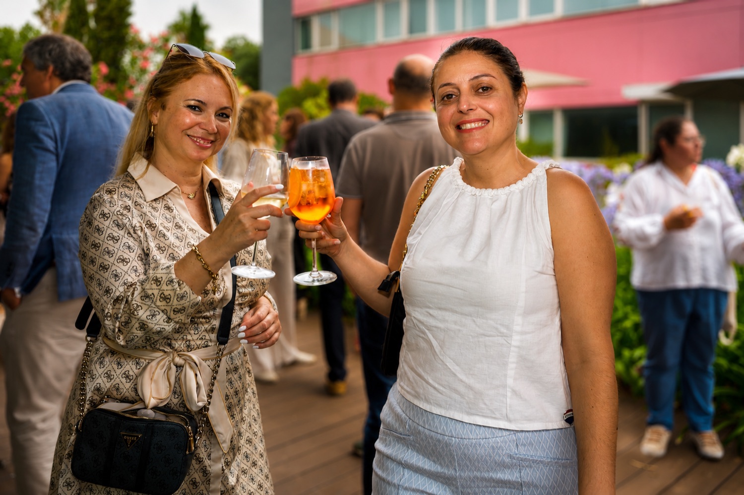 Momento de networking no evento RAD no Edifício Orange