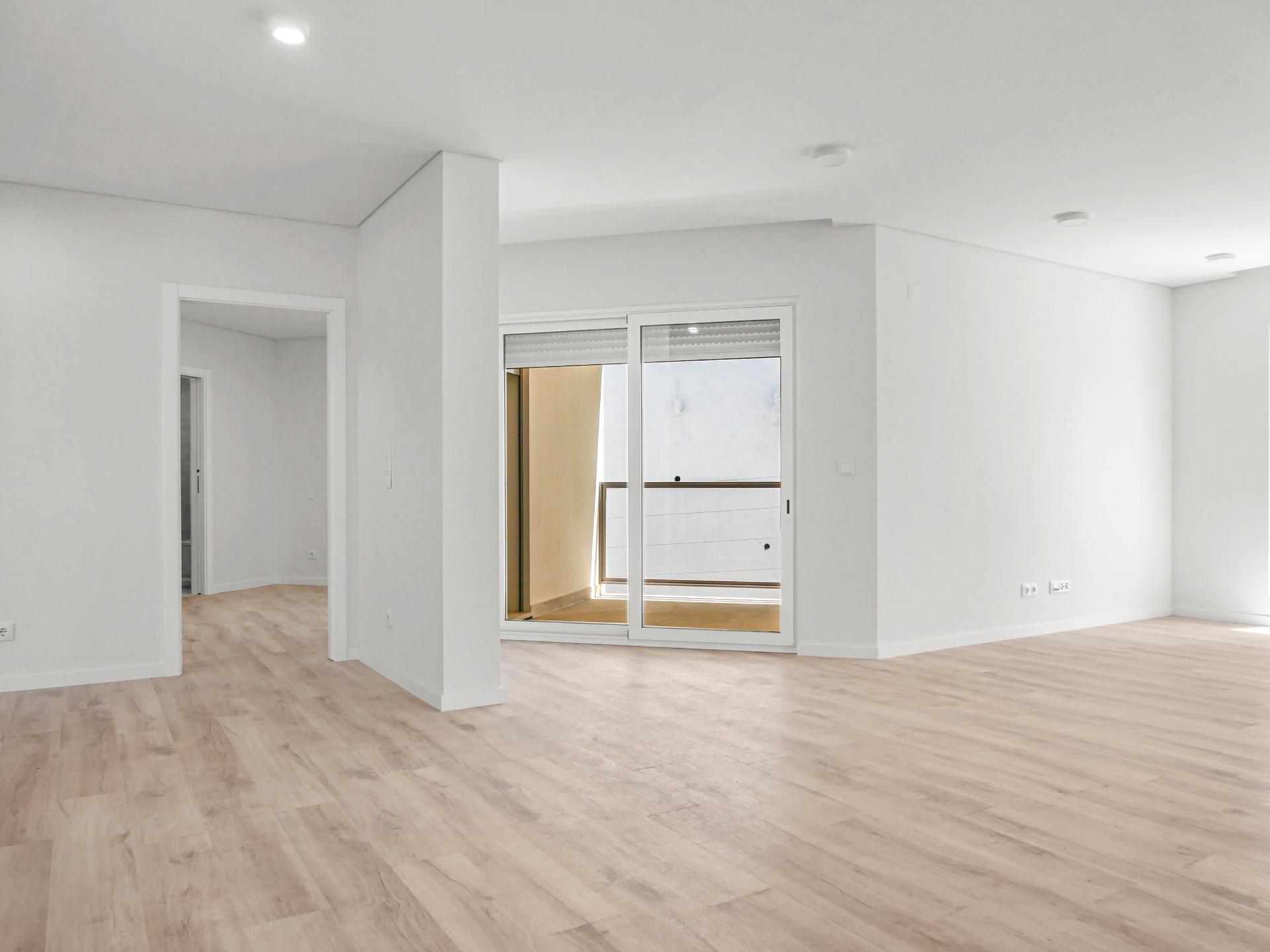 Compra, venda e arrendamento de imóveis novos e usados. Fale connosco!